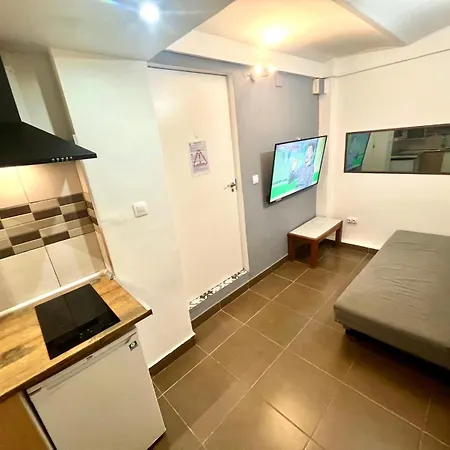 Apartment B3 Planta Baja Al Lado Del Metro *
