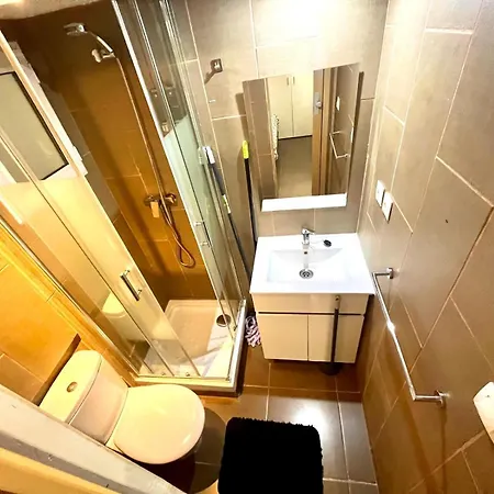 Apartment B3 Planta Baja Al Lado Del Metro Barcelona